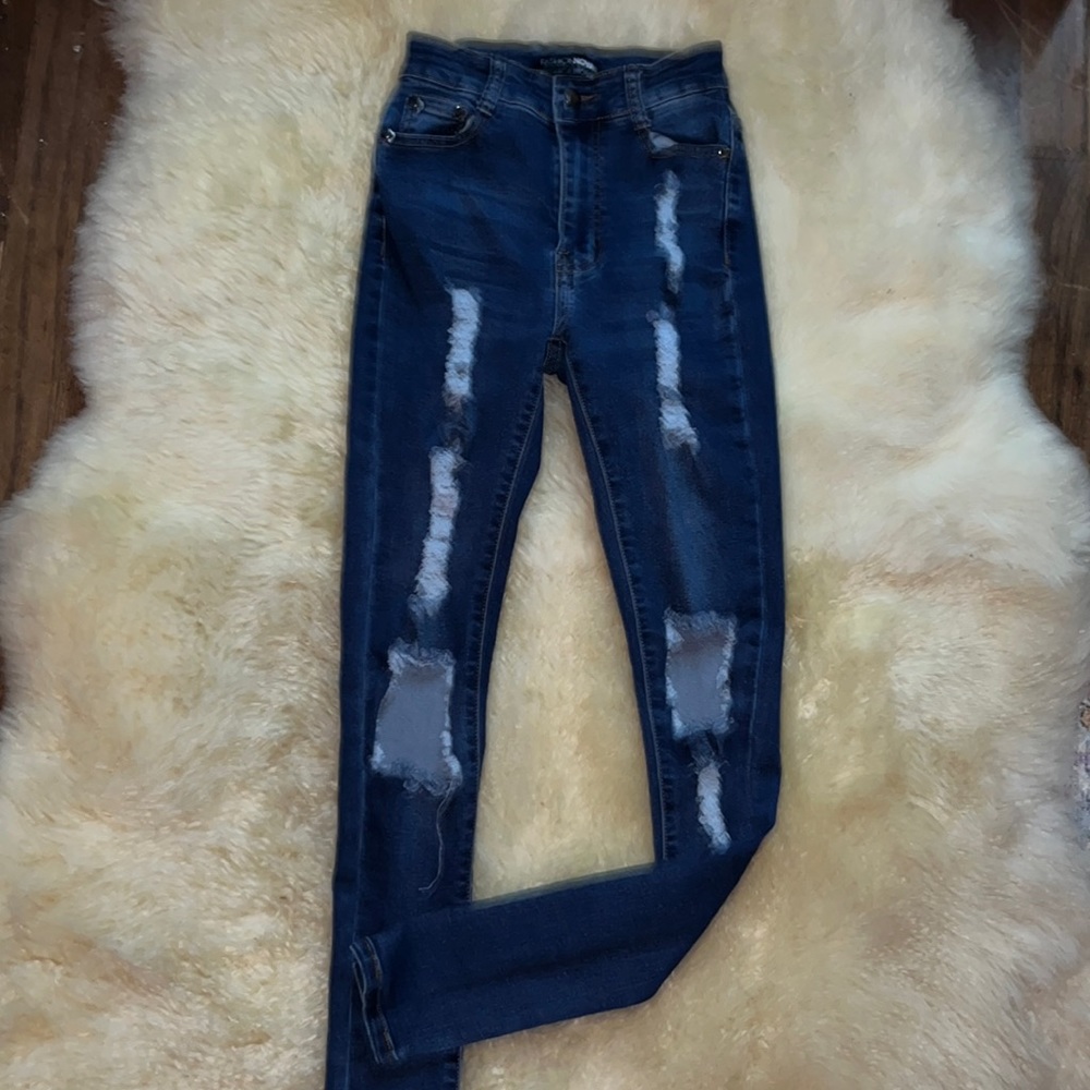 Fashion, nova distressed, skinny jeans